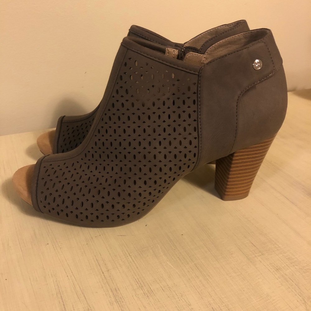 Giani Bernini peep toe ankle booties